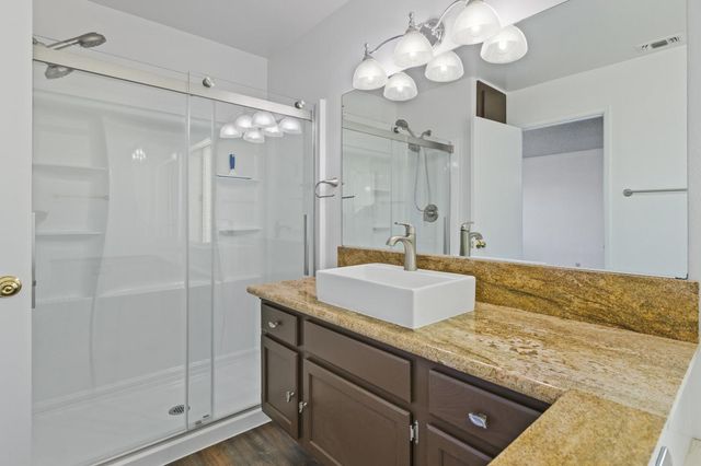 865 Regatta Dr, Sacramento, CA 95833