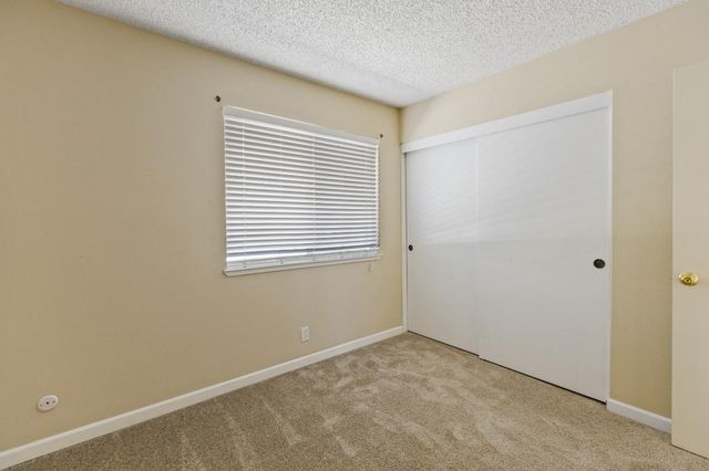 865 Regatta Dr, Sacramento, CA 95833