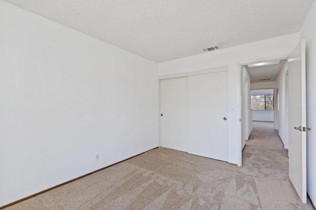 865 Regatta Dr, Sacramento, CA 95833