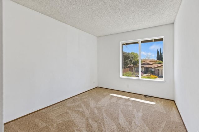 865 Regatta Dr, Sacramento, CA 95833