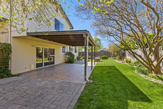 865 Regatta Dr, Sacramento, CA 95833