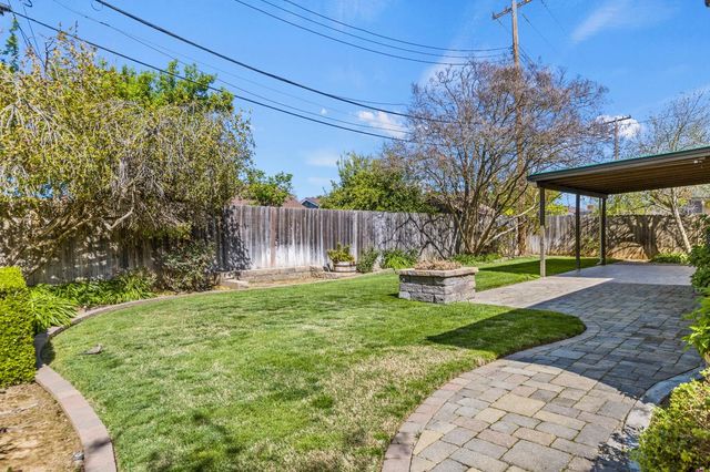 865 Regatta Dr, Sacramento, CA 95833