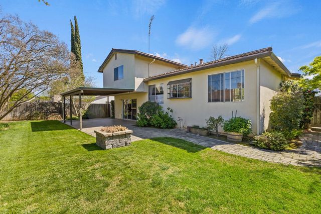 865 Regatta Dr, Sacramento, CA 95833
