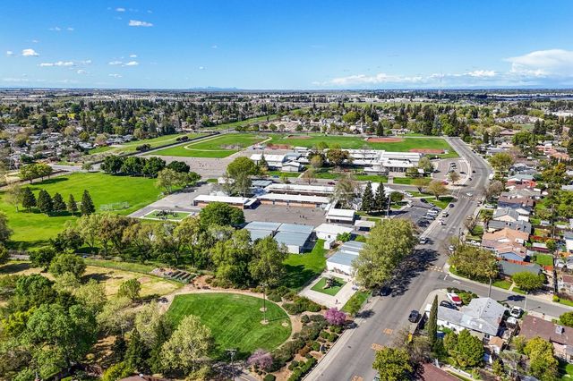 865 Regatta Dr, Sacramento, CA 95833