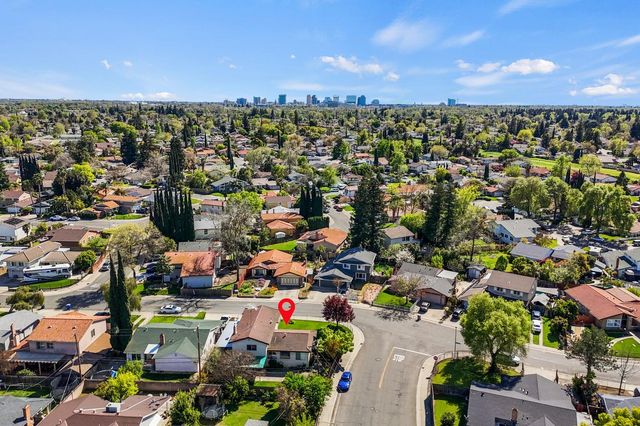 865 Regatta Dr, Sacramento, CA 95833