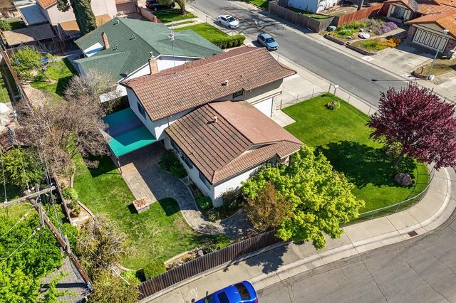 865 Regatta Dr, Sacramento, CA 95833