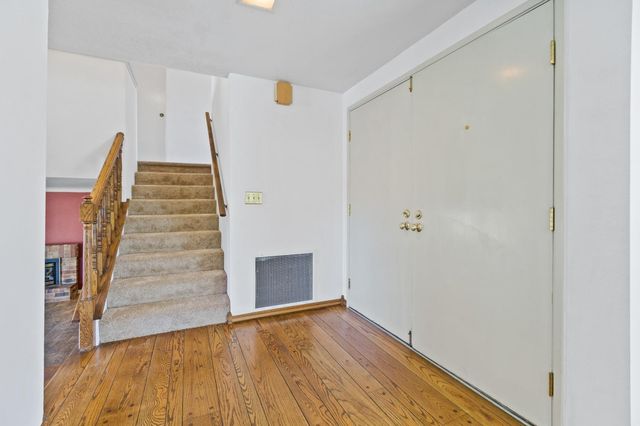 865 Regatta Dr, Sacramento, CA 95833