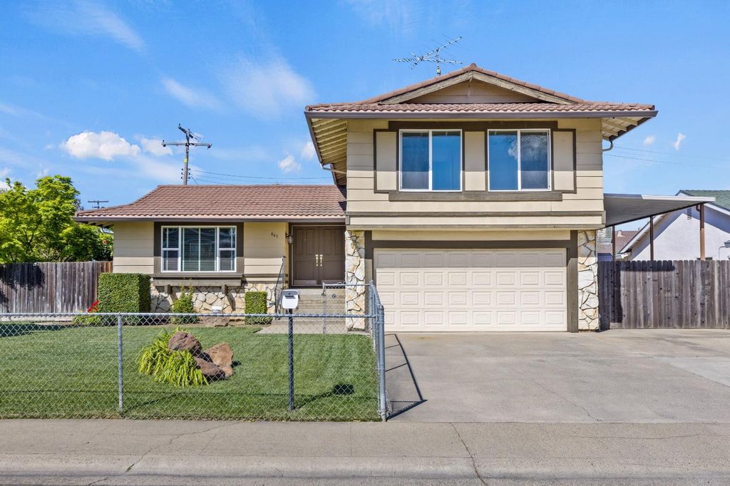 865 Regatta Dr, Sacramento, CA 95833