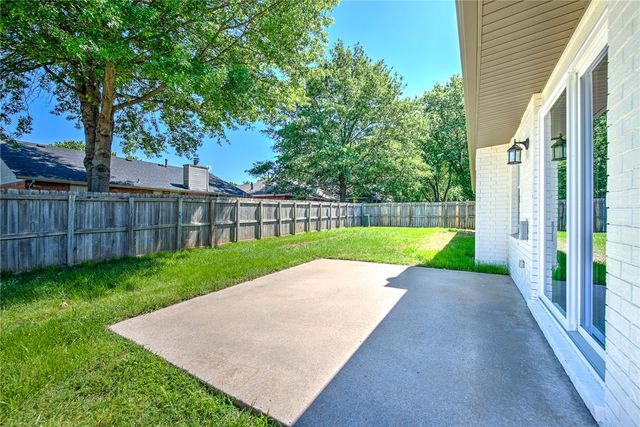4490 W Chaparral Lane, Fayetteville, AR 72704
