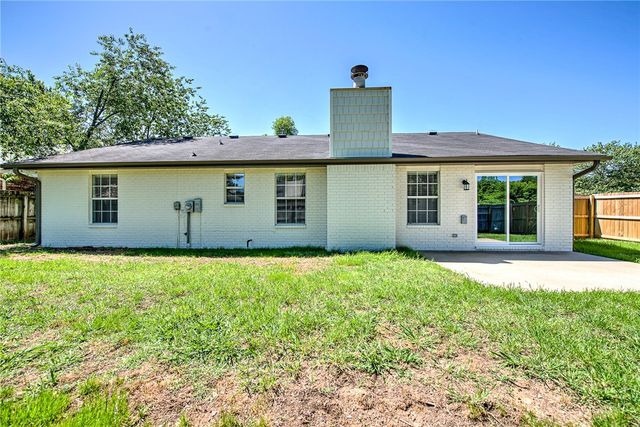 4490 W Chaparral Lane, Fayetteville, AR 72704
