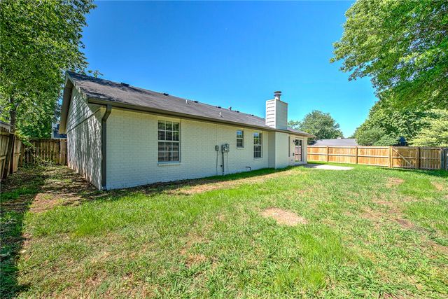 4490 W Chaparral Lane, Fayetteville, AR 72704