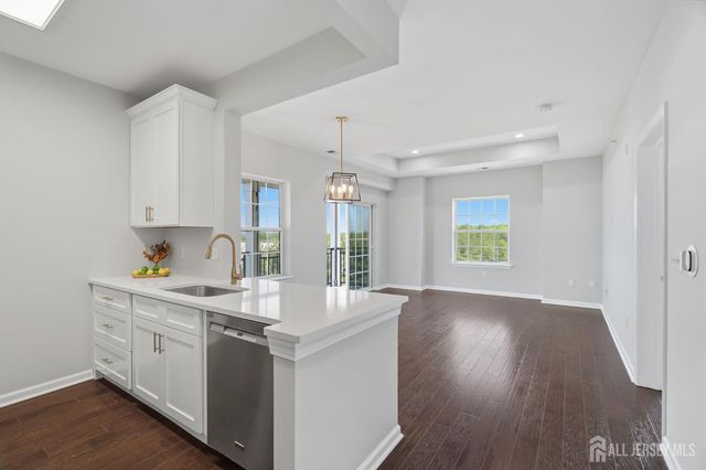 648 Strassle Way, South Plainfield, NJ 07080