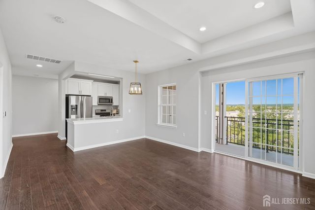 648 Strassle Way, South Plainfield, NJ 07080