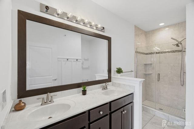 648 Strassle Way, South Plainfield, NJ 07080