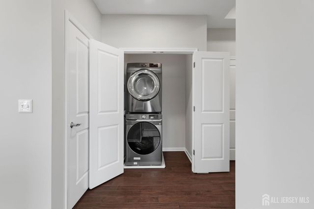 648 Strassle Way, South Plainfield, NJ 07080
