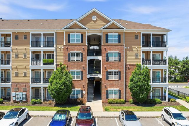648 Strassle Way, South Plainfield, NJ 07080