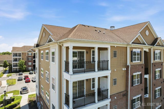 648 Strassle Way, South Plainfield, NJ 07080