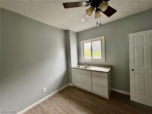 152 Garvin Avenue, Elyria, OH 44035
