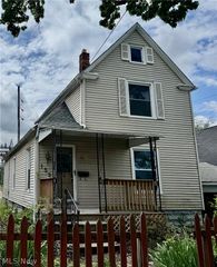 152 Garvin Avenue, Elyria, OH 44035