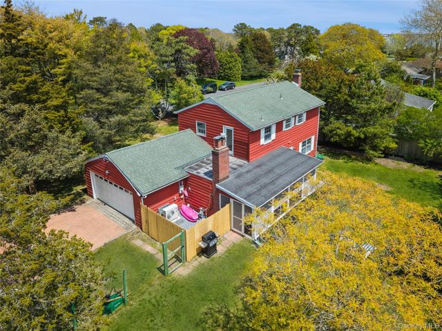 2 Ludlow Lane, Hampton Bays, NY 11946