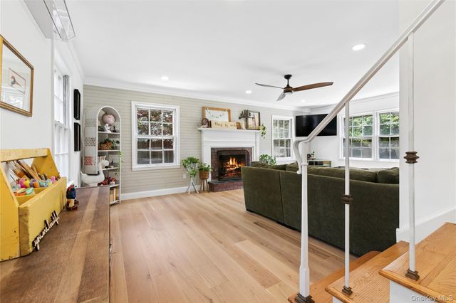 2 Ludlow Lane, Hampton Bays, NY 11946