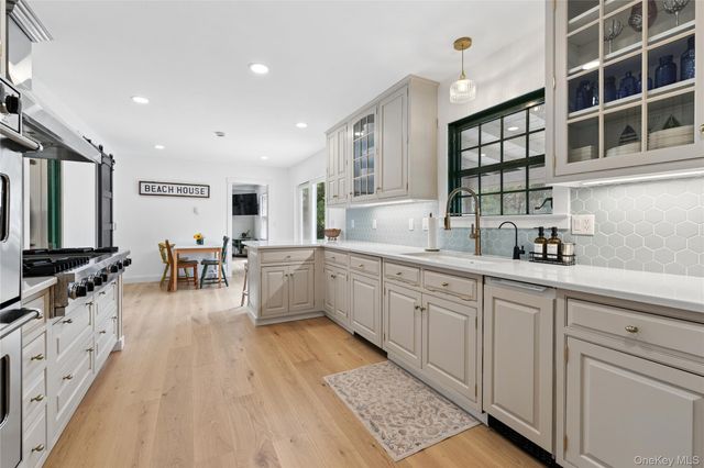 2 Ludlow Lane, Hampton Bays, NY 11946
