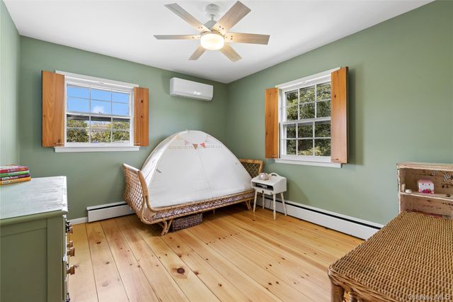 2 Ludlow Lane, Hampton Bays, NY 11946