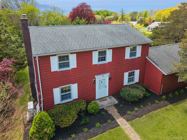 2 Ludlow Lane, Hampton Bays, NY 11946
