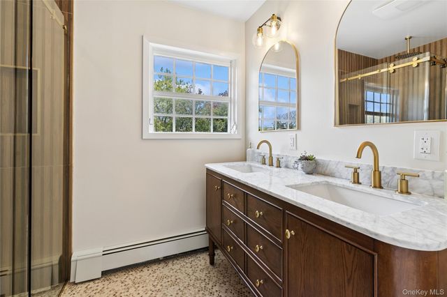 2 Ludlow Lane, Hampton Bays, NY 11946