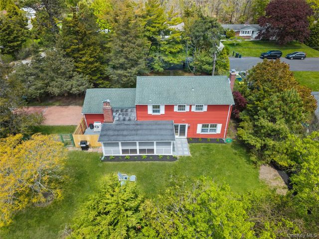 2 Ludlow Lane, Hampton Bays, NY 11946