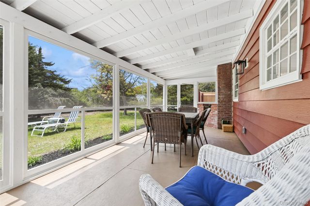 2 Ludlow Lane, Hampton Bays, NY 11946