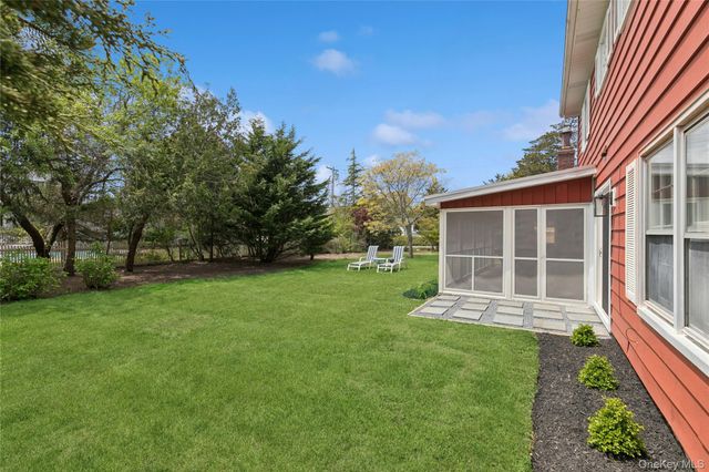 2 Ludlow Lane, Hampton Bays, NY 11946