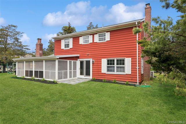 2 Ludlow Lane, Hampton Bays, NY 11946