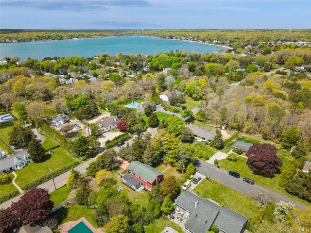 2 Ludlow Lane, Hampton Bays, NY 11946