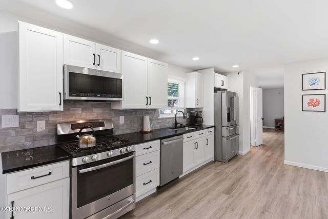 24 Livingston Drive, Howell, NJ 07731