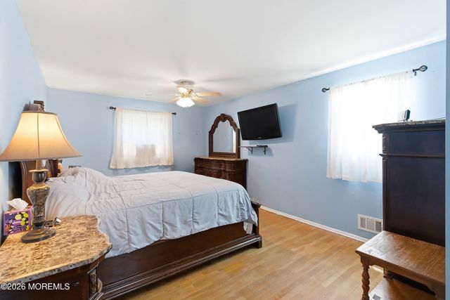 24 Livingston Drive, Howell, NJ 07731