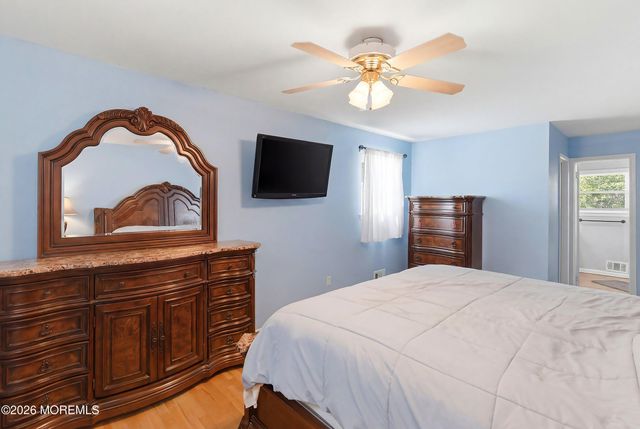 24 Livingston Drive, Howell, NJ 07731