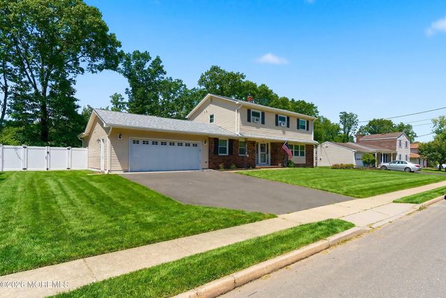 24 Livingston Drive, Howell, NJ 07731