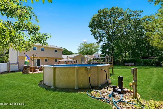 24 Livingston Drive, Howell, NJ 07731
