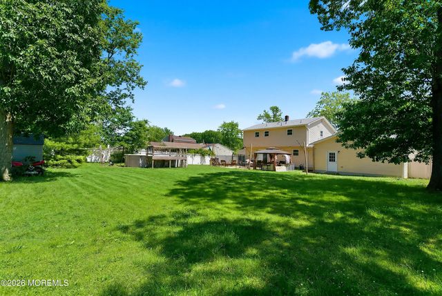 24 Livingston Drive, Howell, NJ 07731