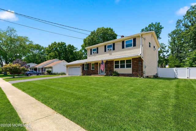24 Livingston Drive, Howell, NJ 07731