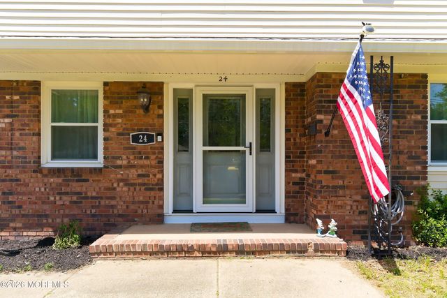 24 Livingston Drive, Howell, NJ 07731