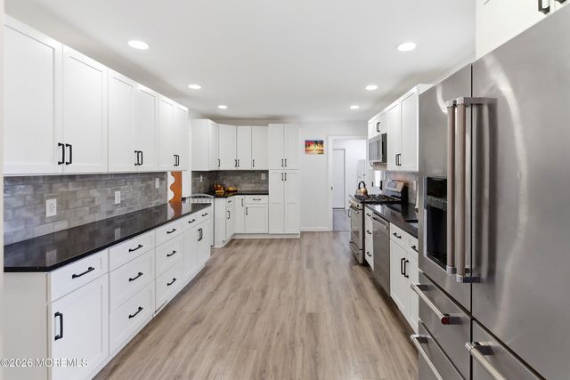 24 Livingston Drive, Howell, NJ 07731