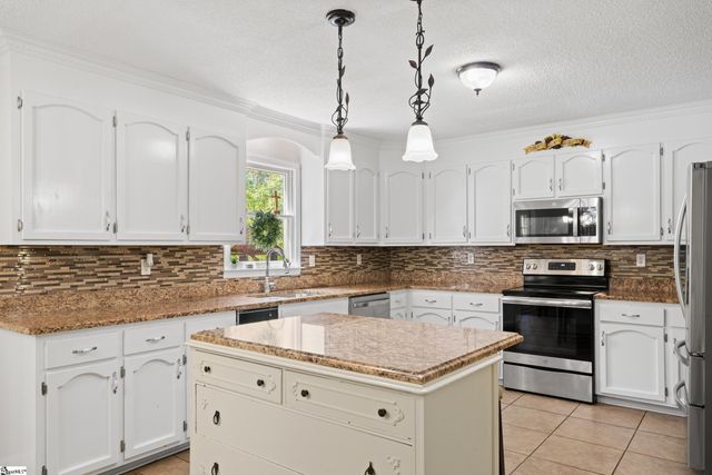 137 Cannon Lane, Easley, SC 29640