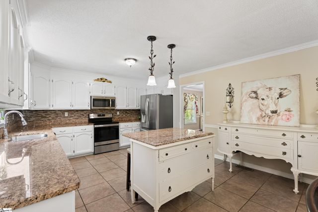 137 Cannon Lane, Easley, SC 29640