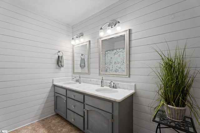 137 Cannon Lane, Easley, SC 29640