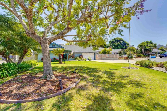 1561 Sandalwood Ln, Carlsbad, CA 92008