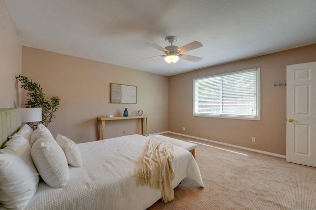 1561 Sandalwood Ln, Carlsbad, CA 92008