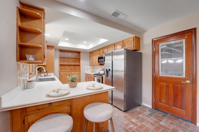 1561 Sandalwood Ln, Carlsbad, CA 92008