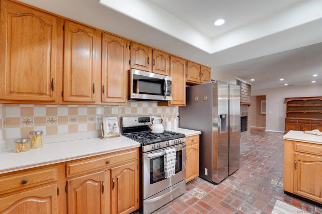 1561 Sandalwood Ln, Carlsbad, CA 92008